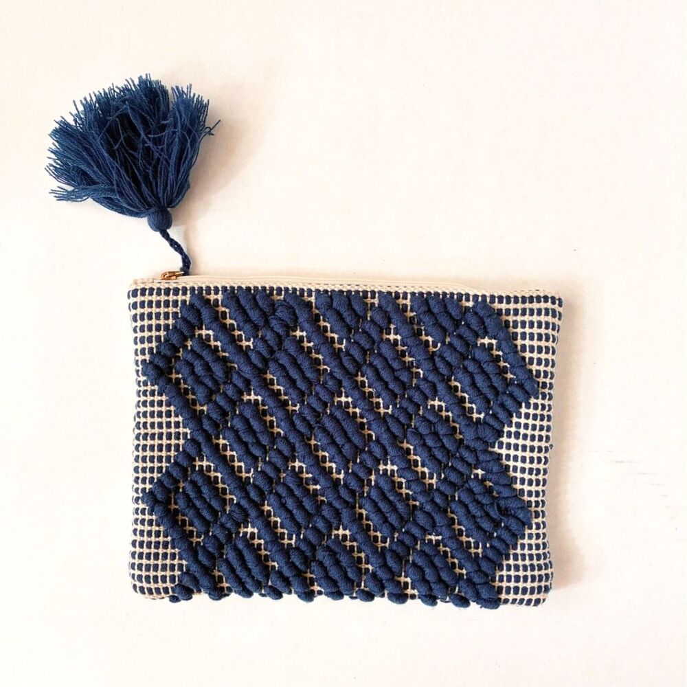 Echo Diamond Motif Navy Blue Tufted Knitted Clutch - One Size
